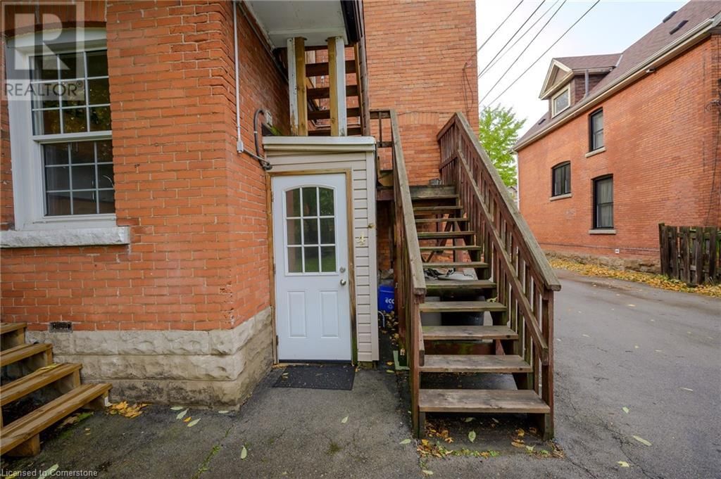 117 FAIRLEIGH AVENUE SOUTH Image 33