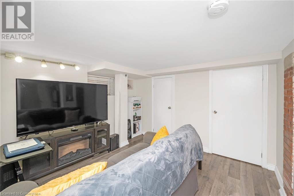 117 FAIRLEIGH AVENUE SOUTH Image 36