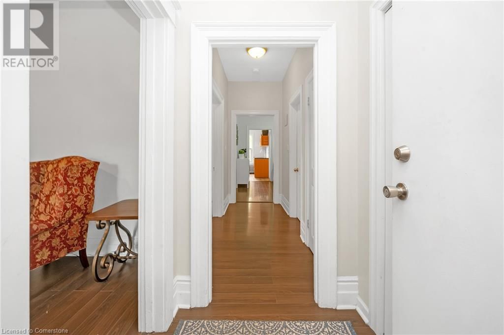 117 FAIRLEIGH AVENUE SOUTH Image 4