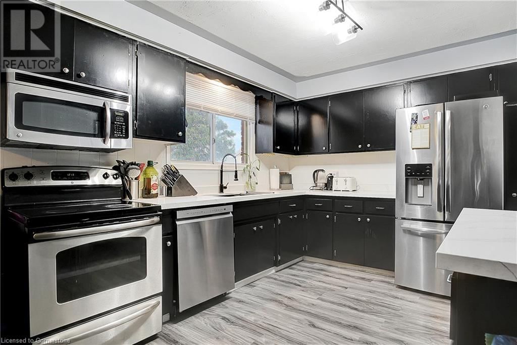 320 COUNTRY HILL DRIVE Image 8