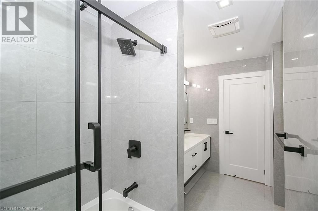 633 GREEN MEADOW CRESCENT Image 30