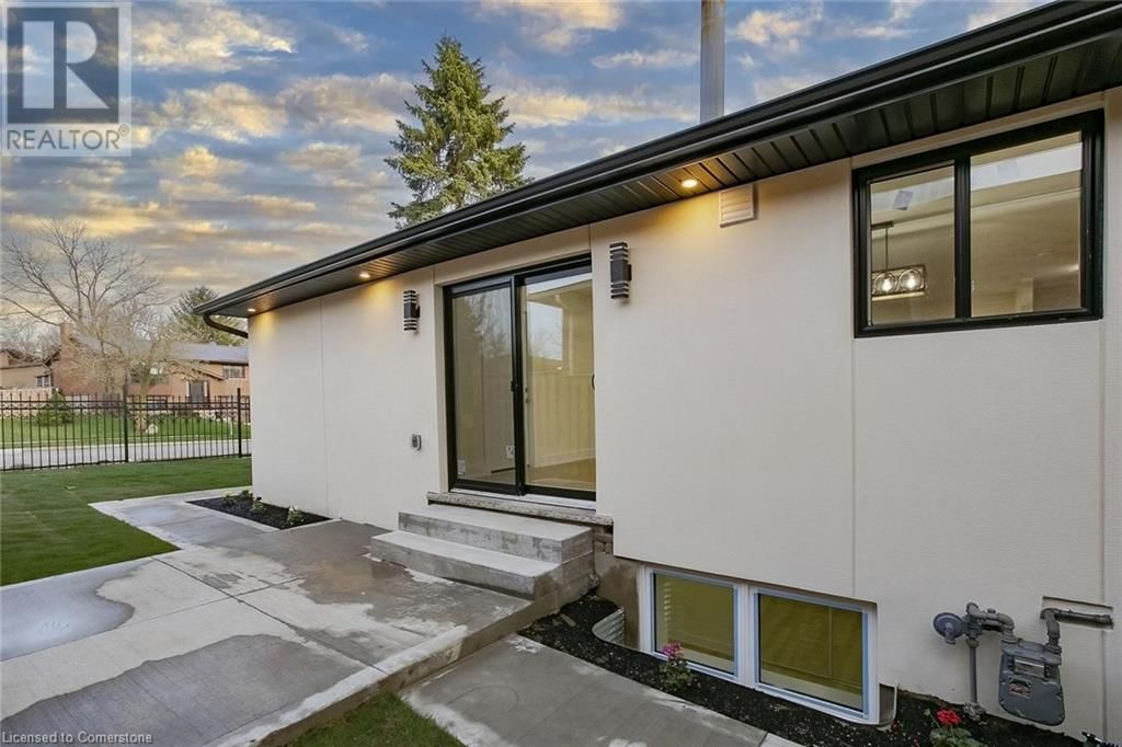 633 GREEN MEADOW CRESCENT Image 48