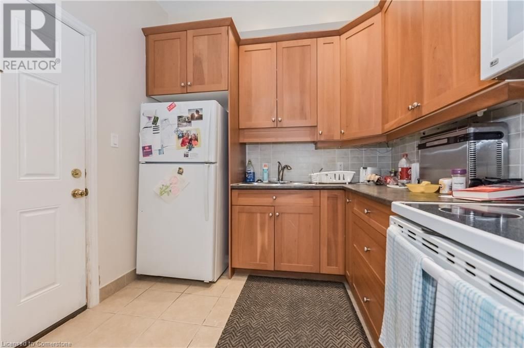 210 YORK STREET Image 10