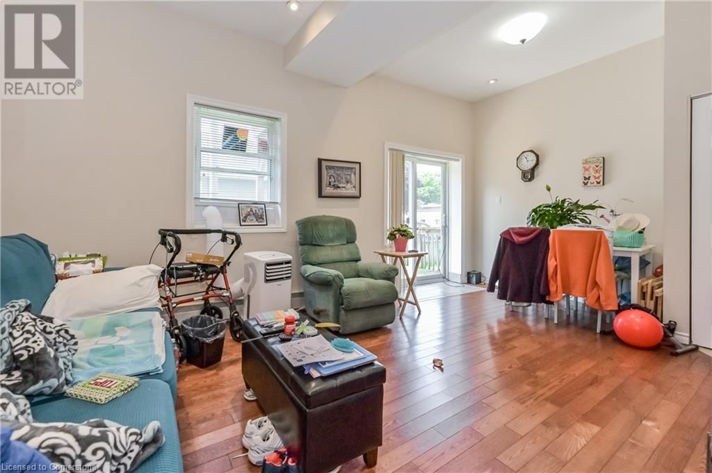 210 YORK STREET Image 12