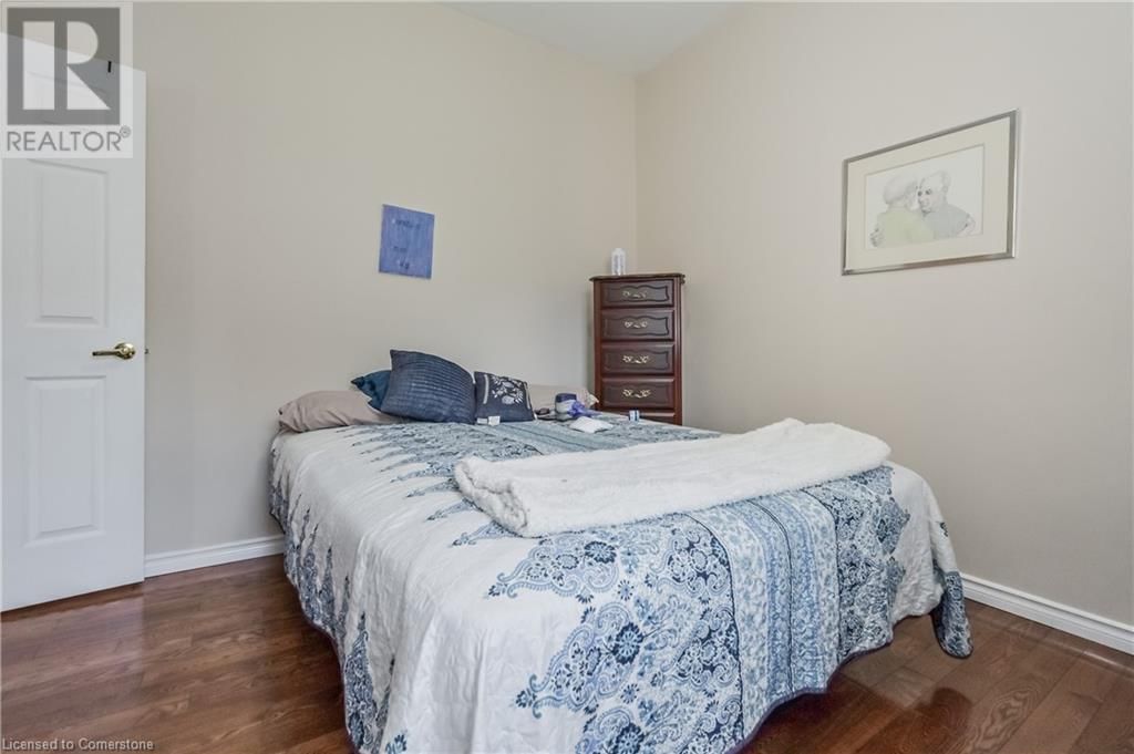 210 YORK STREET Image 17