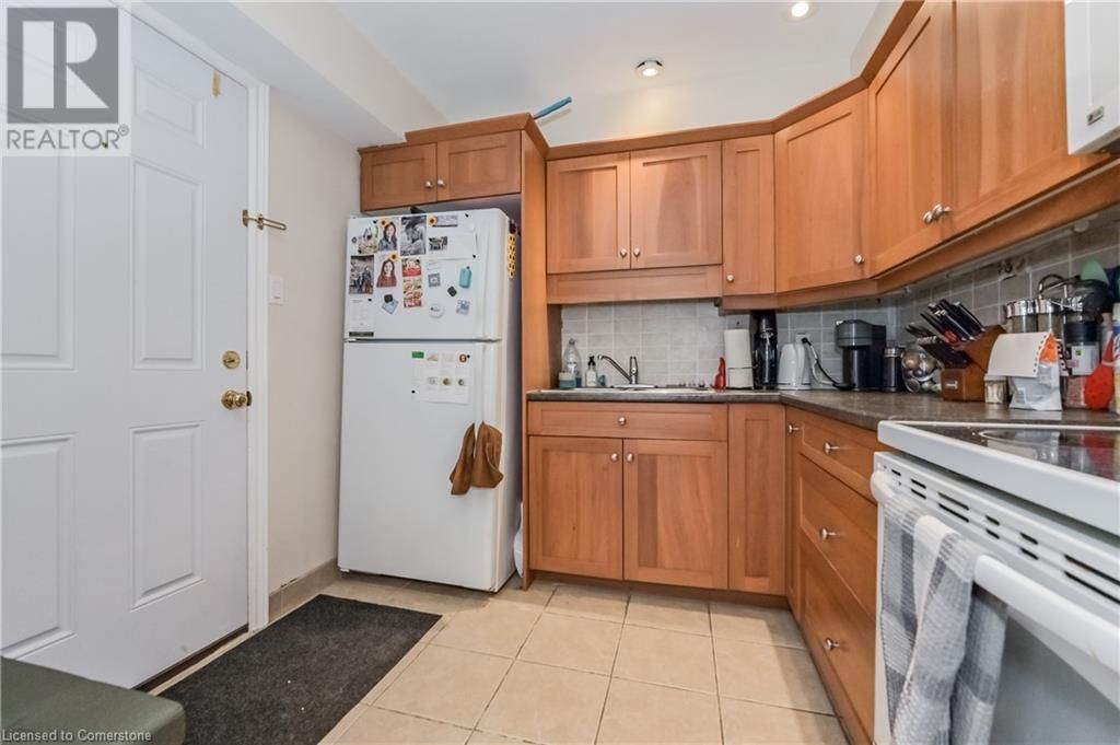 210 YORK STREET Image 26