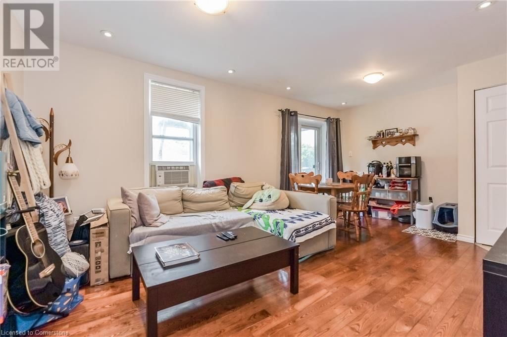210 YORK STREET Image 29