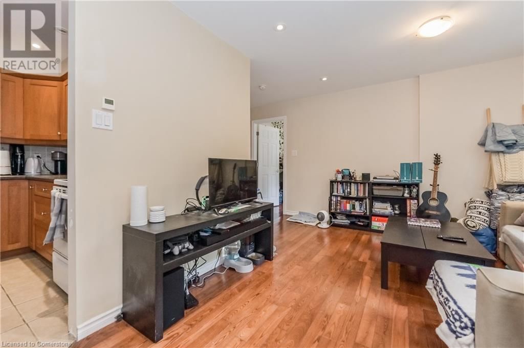 210 YORK STREET Image 31