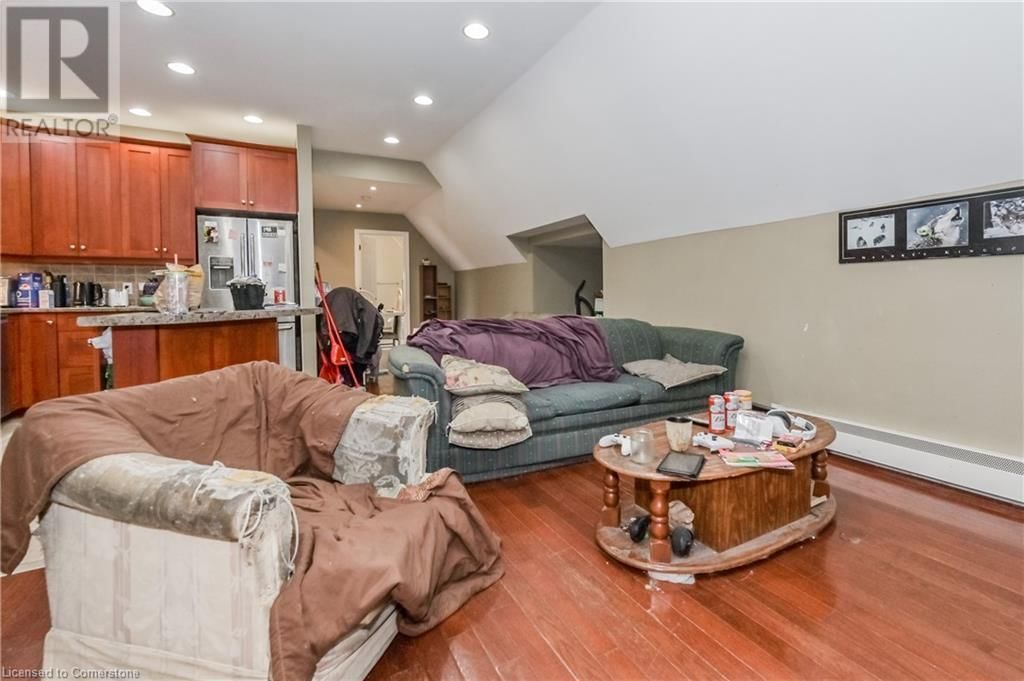 210 YORK STREET Image 36