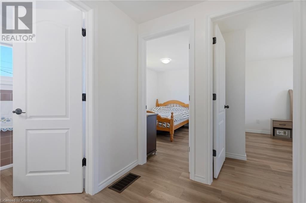 879 UPPER SHERMAN AVENUE Image 13