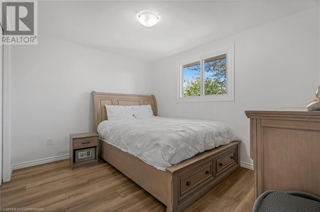 879 UPPER SHERMAN AVENUE Image 14