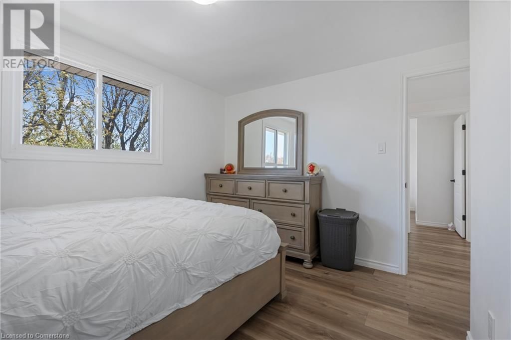 879 UPPER SHERMAN AVENUE Image 15