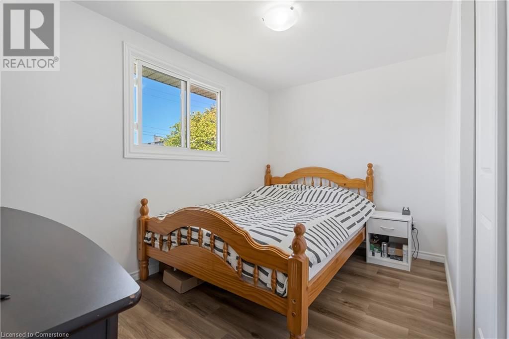 879 UPPER SHERMAN AVENUE Image 16
