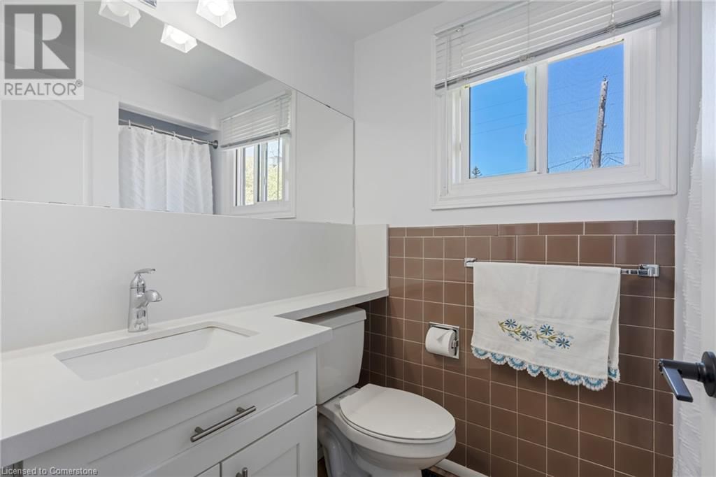 879 UPPER SHERMAN AVENUE Image 18