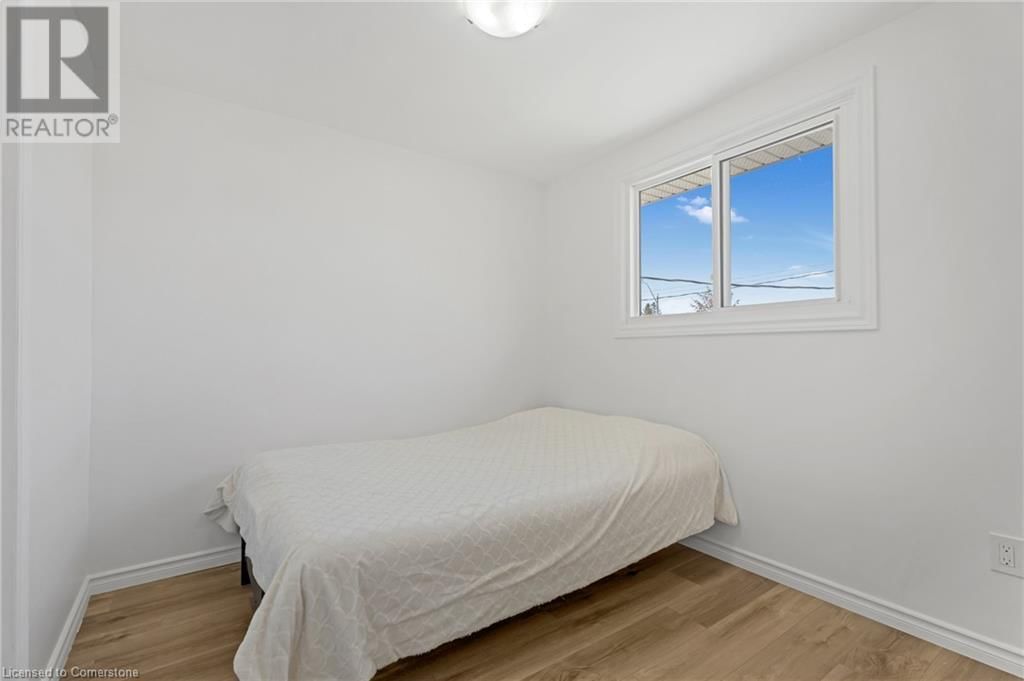 879 UPPER SHERMAN AVENUE Image 19