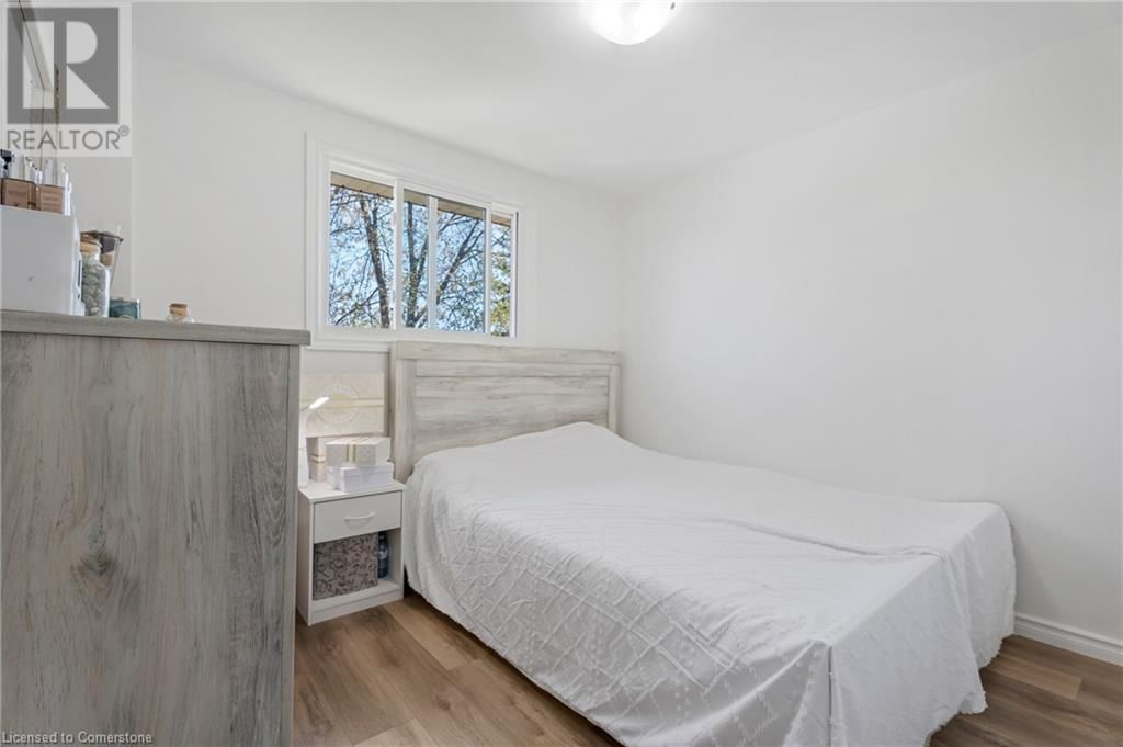 879 UPPER SHERMAN AVENUE Image 21