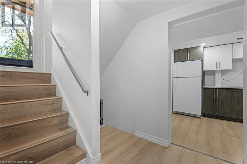 879 UPPER SHERMAN AVENUE Image 23