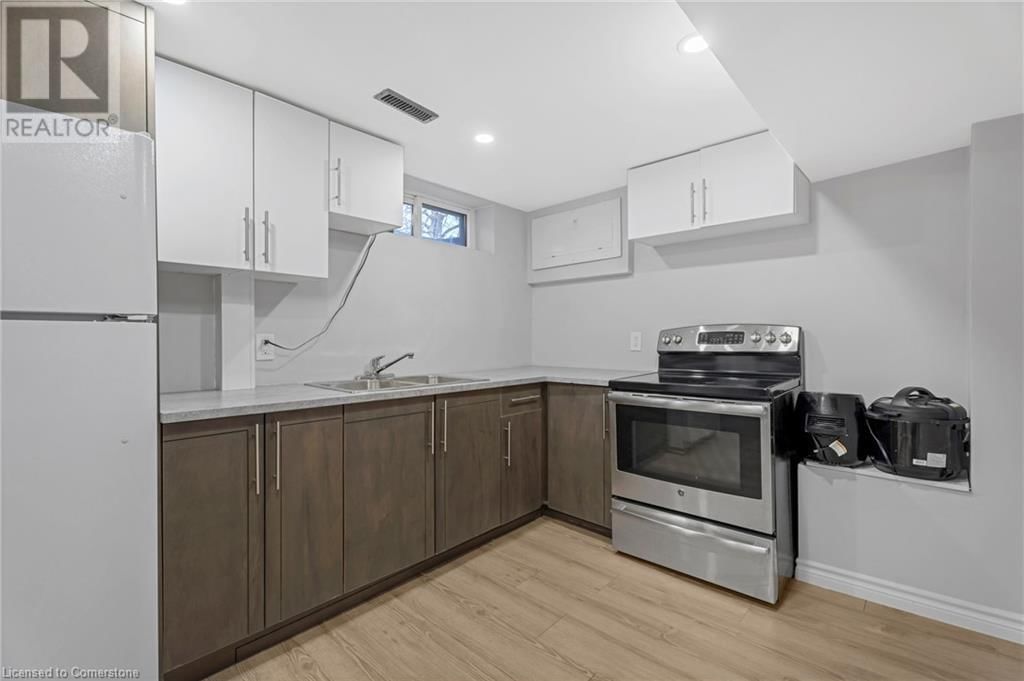 879 UPPER SHERMAN AVENUE Image 29