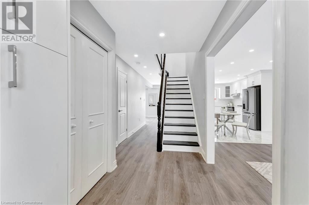 449 ACADIA DRIVE Image 3
