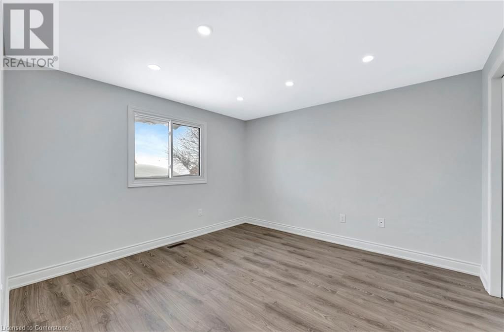 449 ACADIA DRIVE Image 32