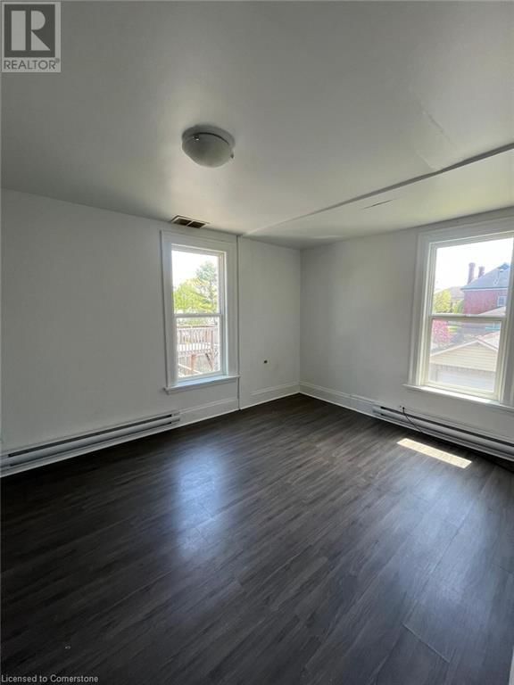 2 - 592 PEEL STREET Image 4
