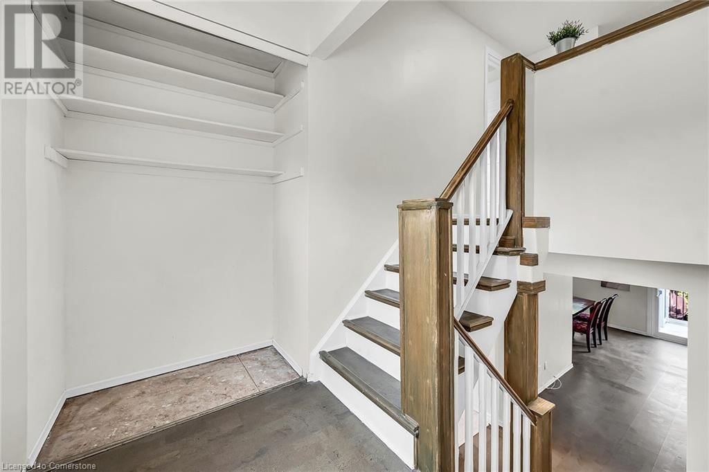 183 GARDEN CRESCENT Image 24