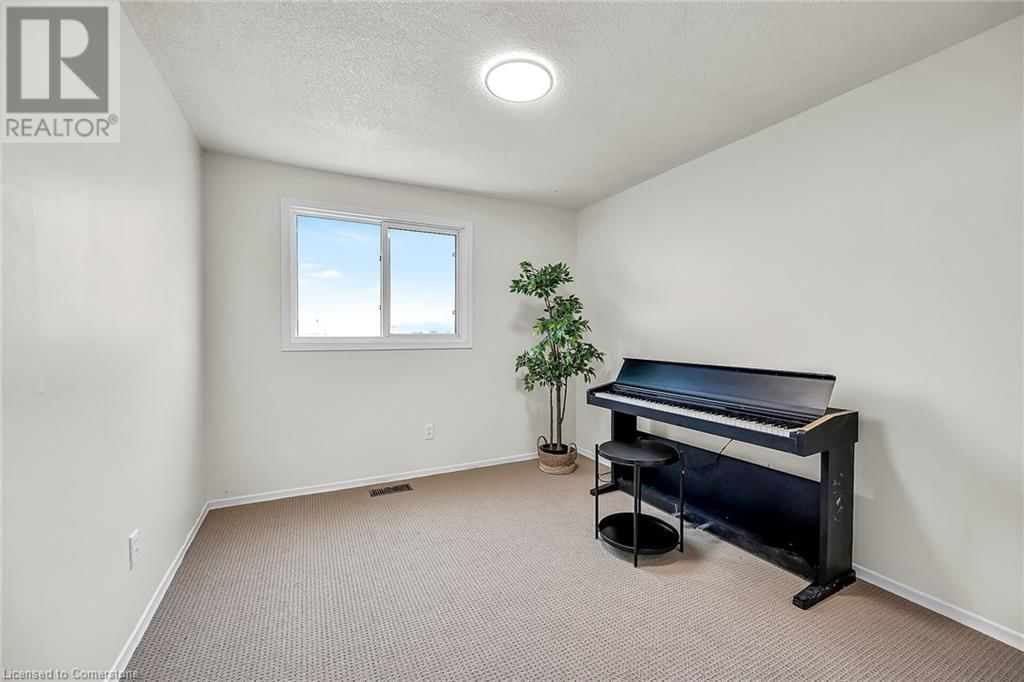 183 GARDEN CRESCENT Image 28