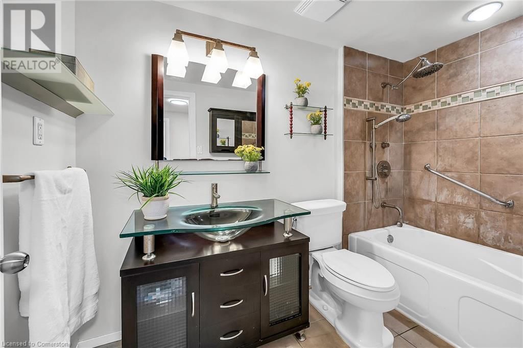 183 GARDEN CRESCENT Image 32