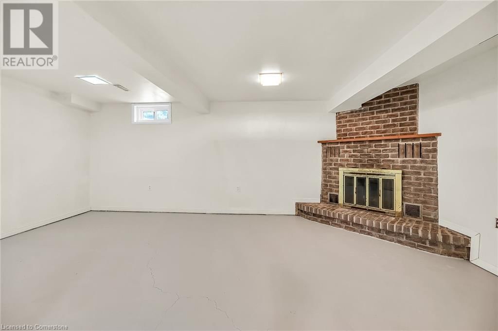 183 GARDEN CRESCENT Image 35