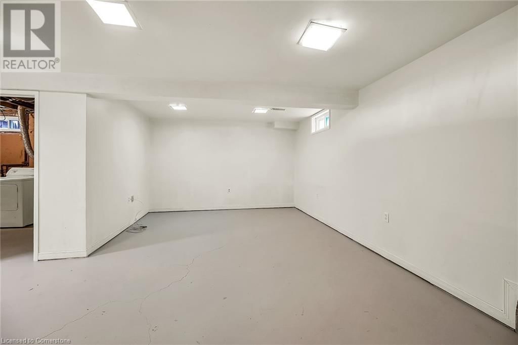 183 GARDEN CRESCENT Image 36