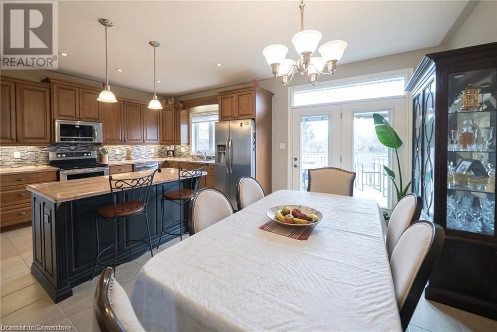 419 QUEEN STREET SOUTH Image 10