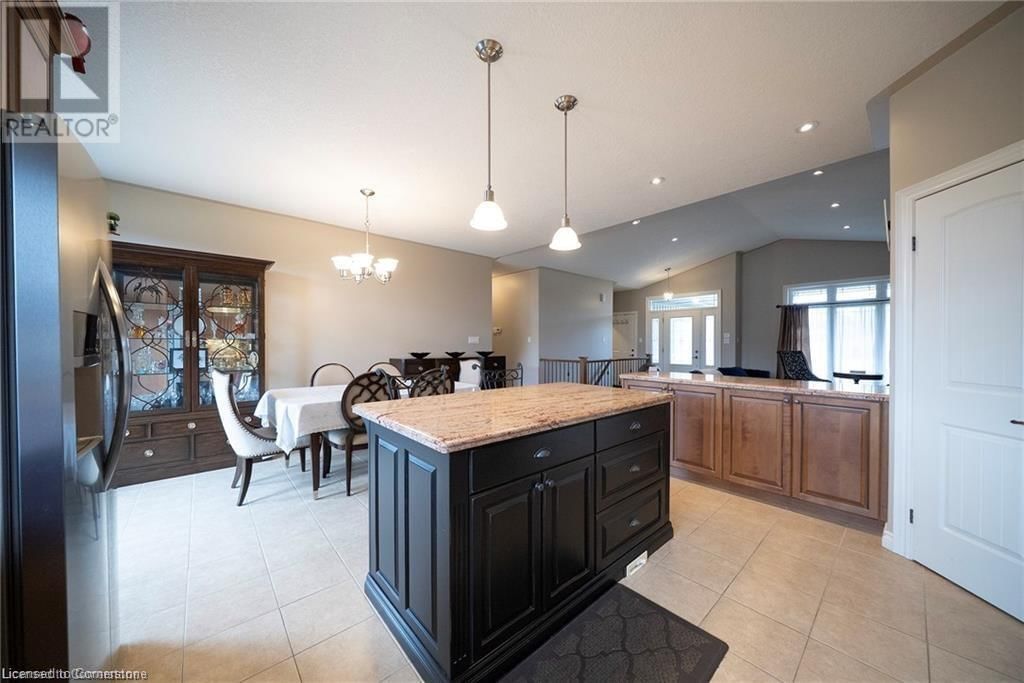 419 QUEEN STREET SOUTH Image 11