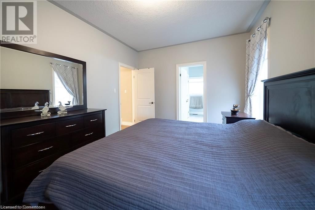 419 QUEEN STREET SOUTH Image 16