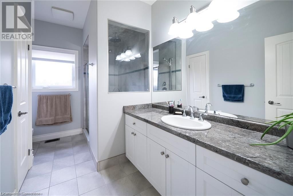 419 QUEEN STREET SOUTH Image 18