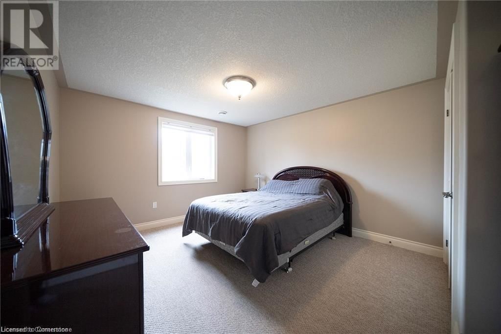 419 QUEEN STREET SOUTH Image 24
