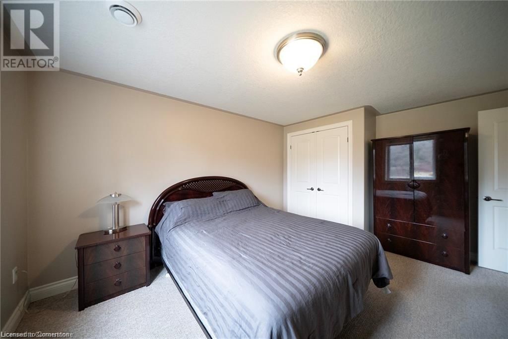 419 QUEEN STREET SOUTH Image 25
