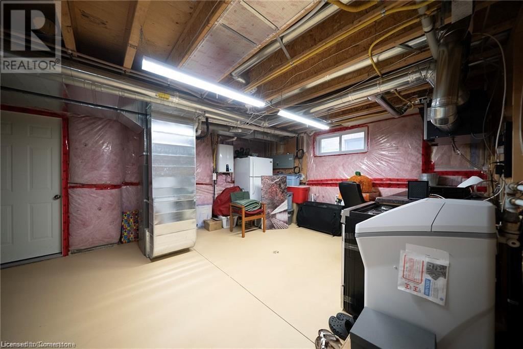 419 QUEEN STREET SOUTH Image 27