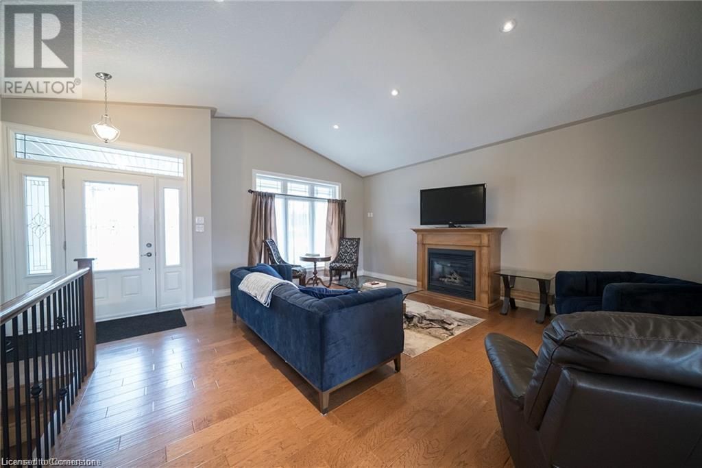 419 QUEEN STREET SOUTH Image 5