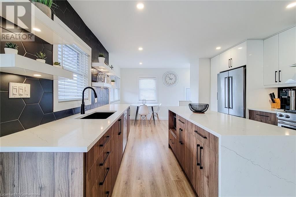 38 STEWART STREET Image 12