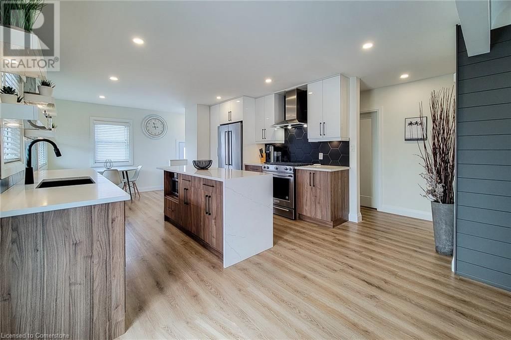 38 STEWART STREET Image 17