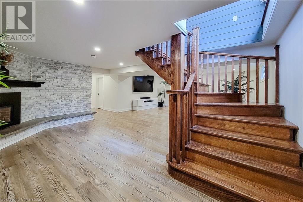 38 STEWART STREET Image 25