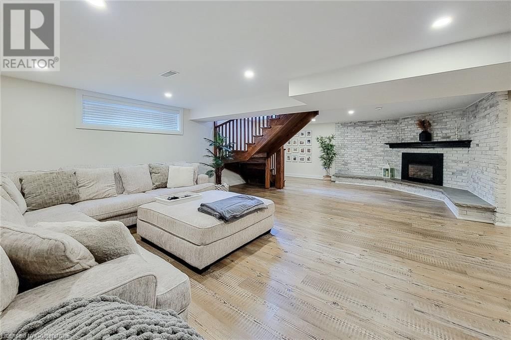 38 STEWART STREET Image 26