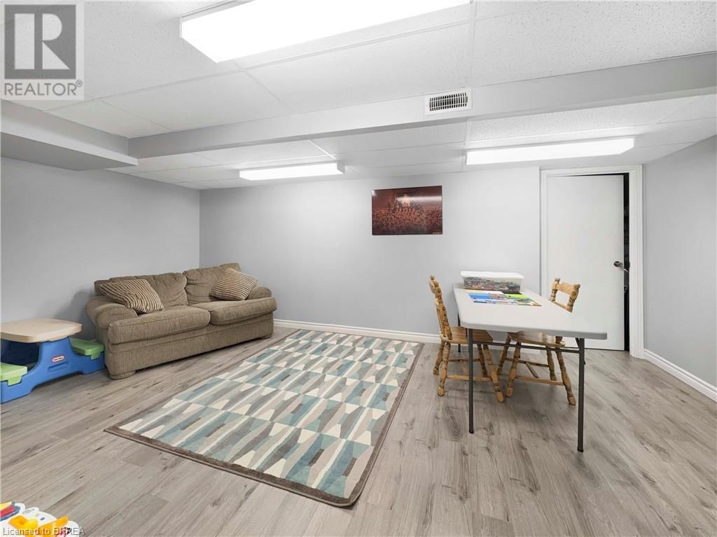 30 LINGWOOD DRIVE Image 33