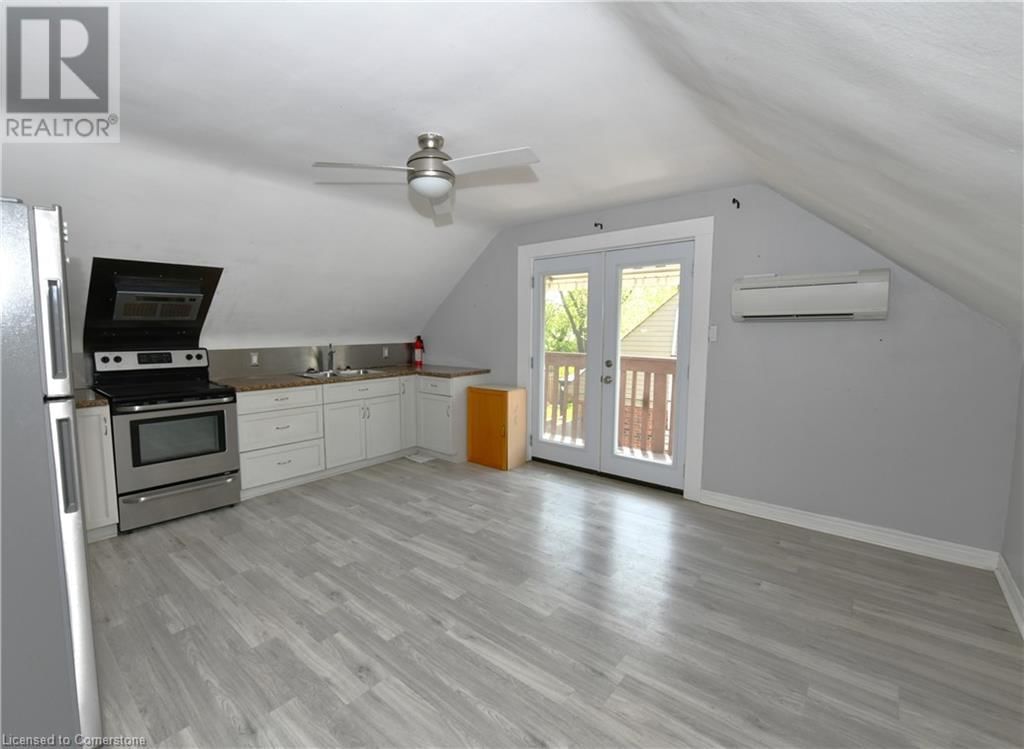 2070 CHURCHILL AVENUE Image 10