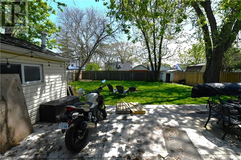 2070 CHURCHILL AVENUE Image 5