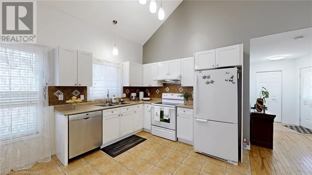 84 HAWKINS DRIVE Image 12