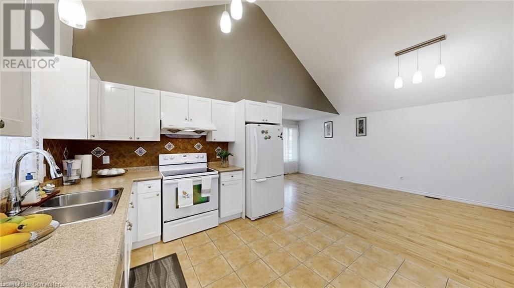 84 HAWKINS DRIVE Image 14