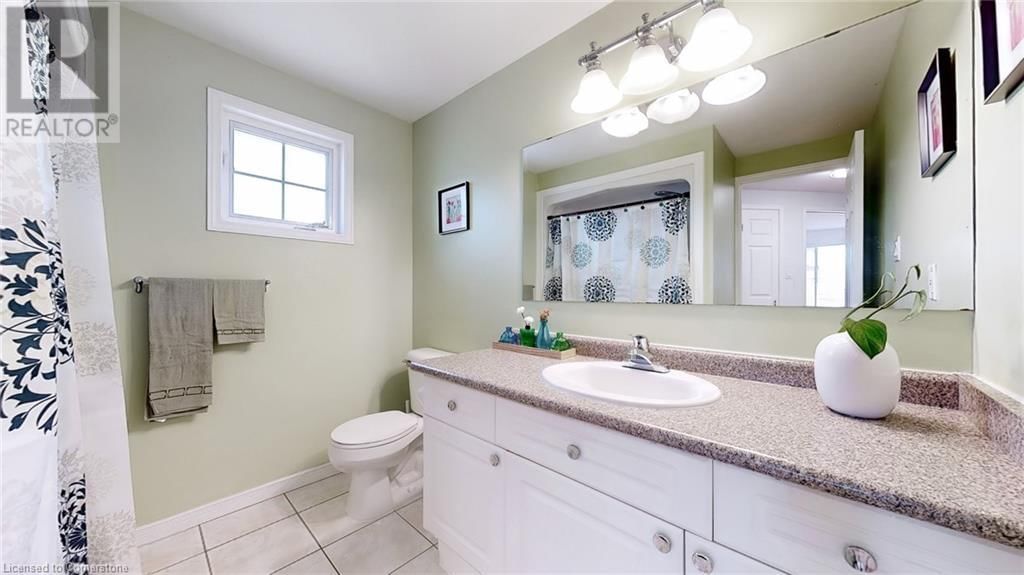 84 HAWKINS DRIVE Image 32