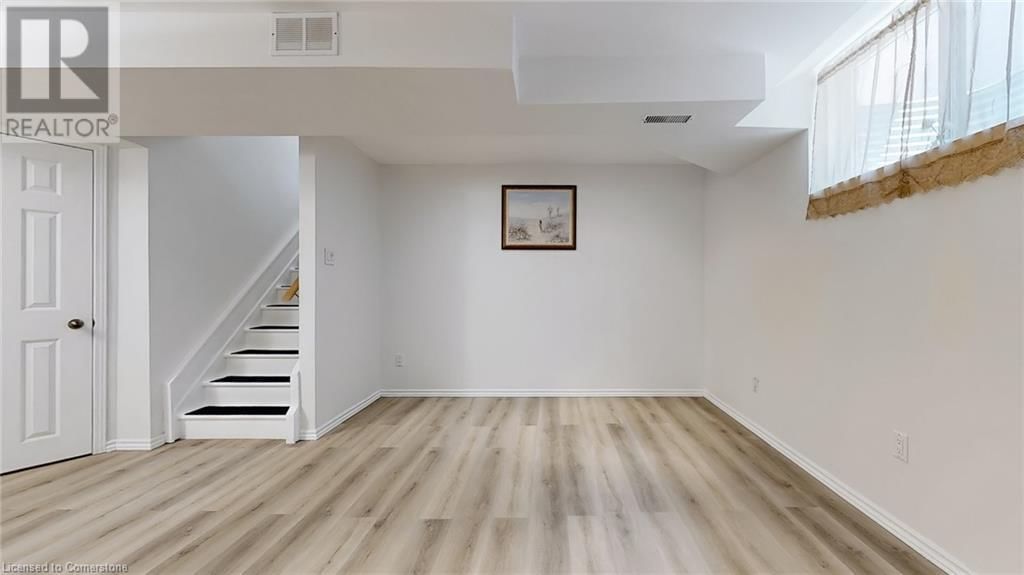 84 HAWKINS DRIVE Image 34