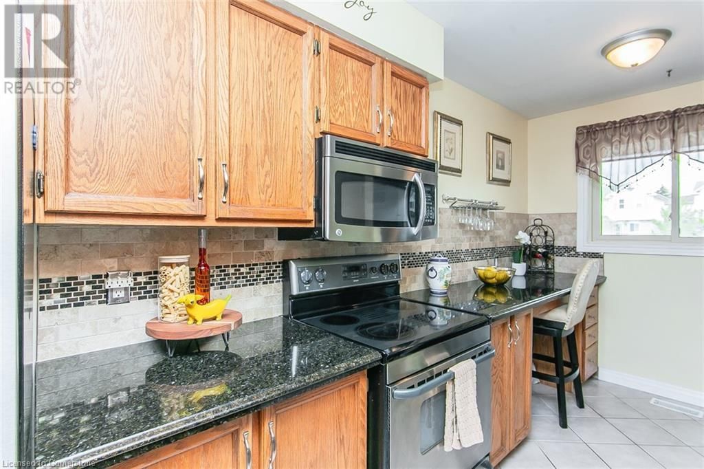 586 DRUMMERHILL CRESCENT Image 11